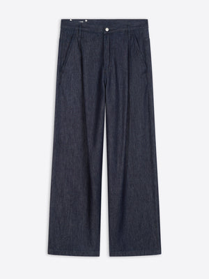 Pleated jeans