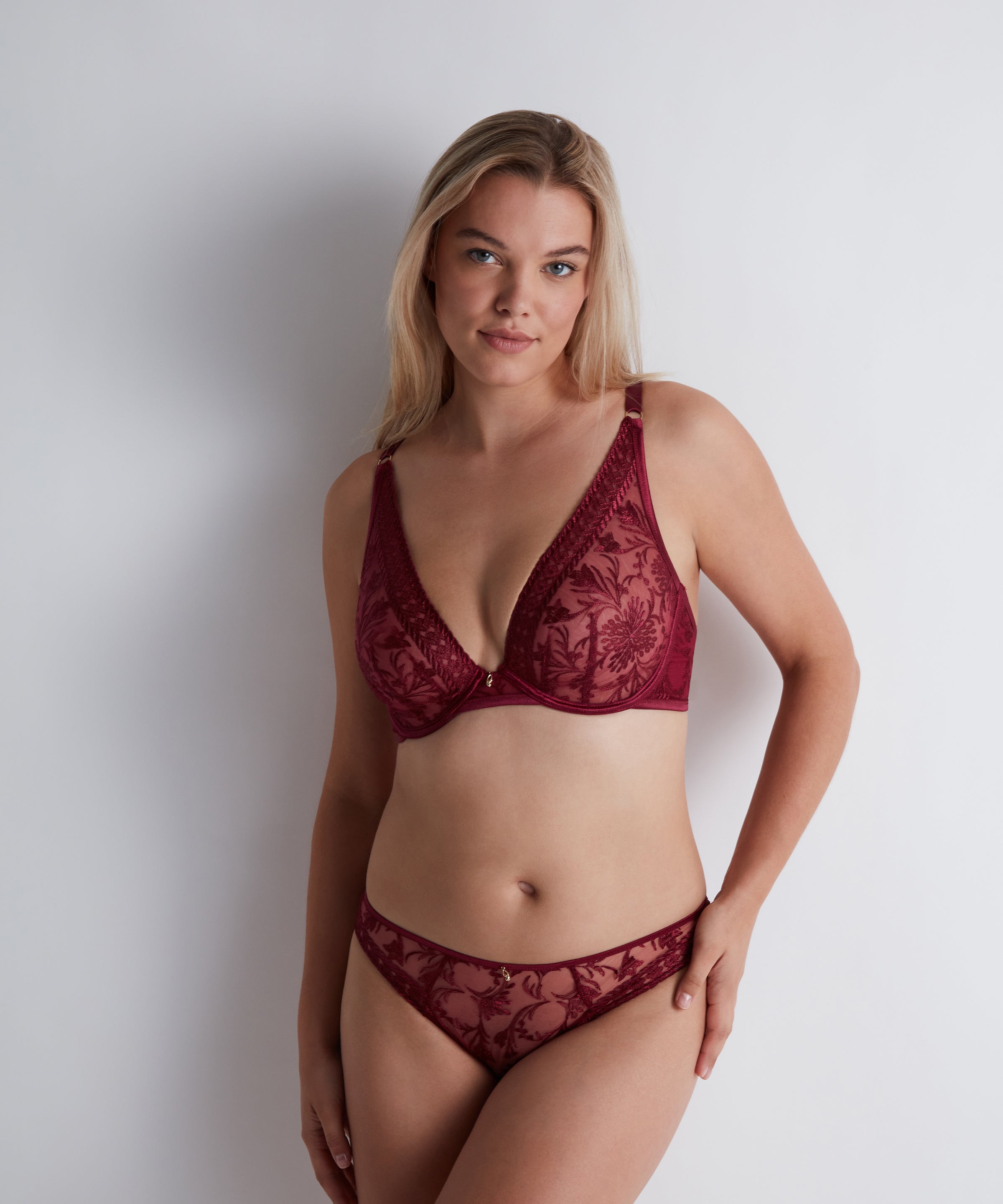 Aubade Magnetic Spell Triangle Bra in Crimson Red