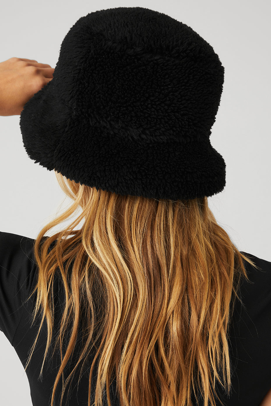 Foxy Sherpa Bucket Hat - Black