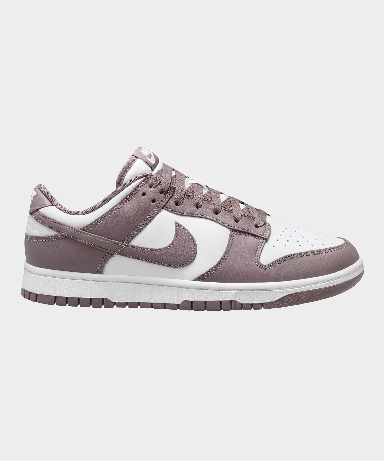 Nike Dunk Low in White / Taupe Grey