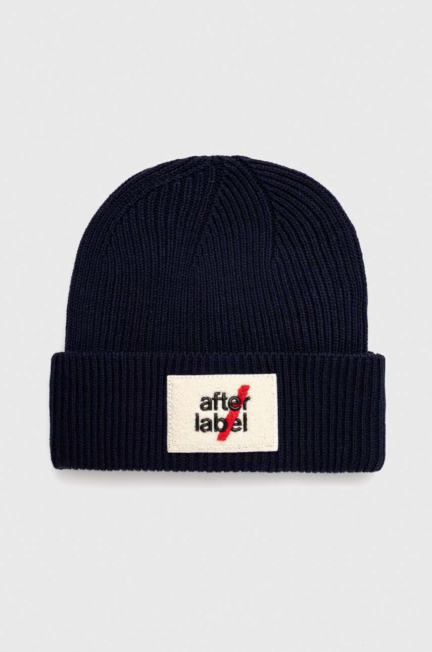 After Label - wool hat
in navy blue from wool