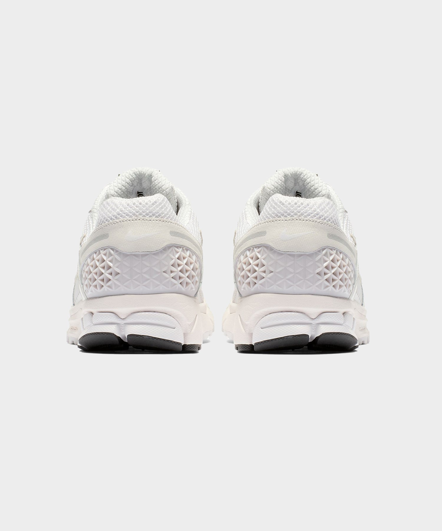 Nike Zoom Vomero 5 in White