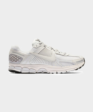 Nike Zoom Vomero 5 in White