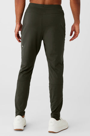 Conquer React Performance Pant - Stealth Green