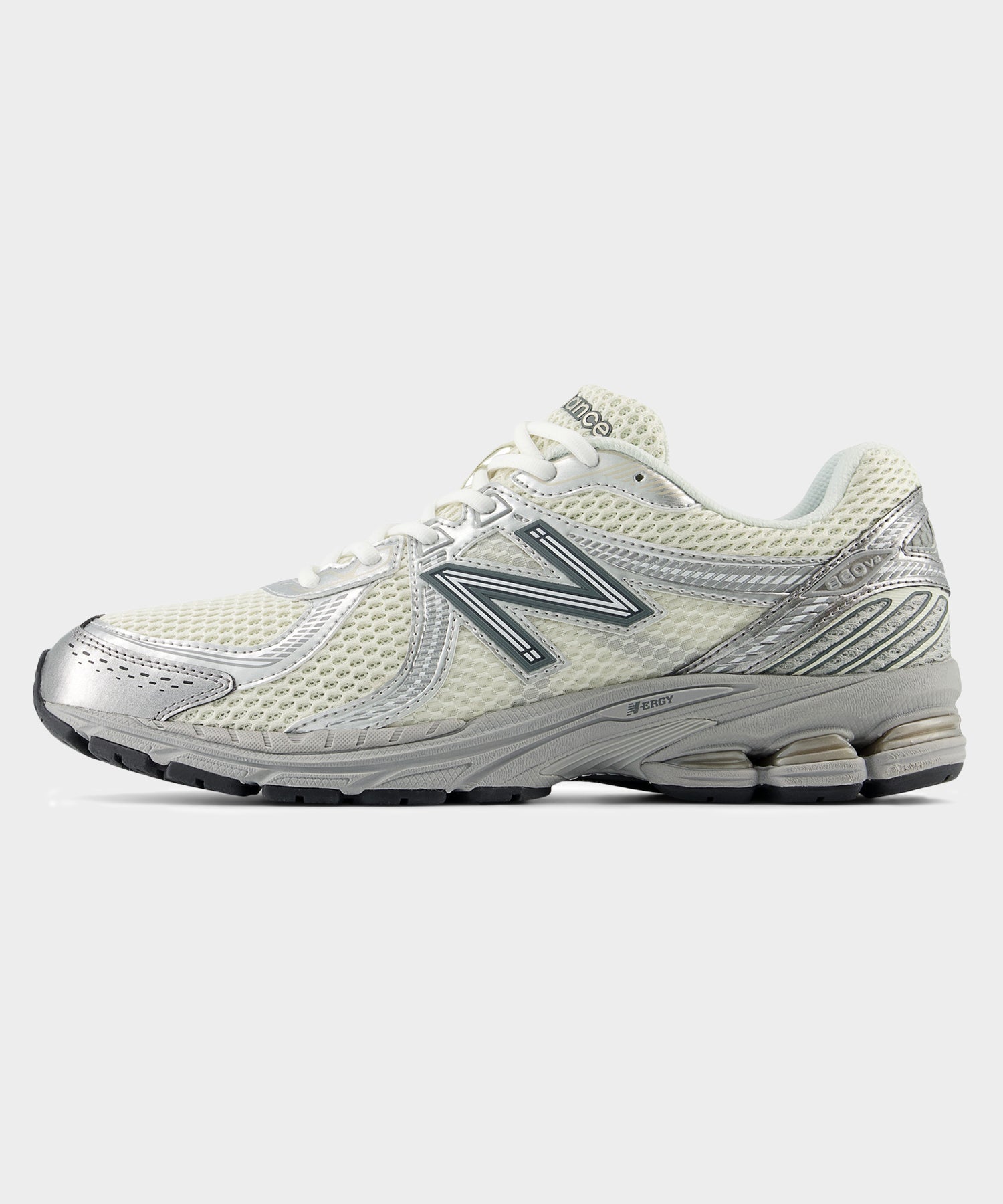 New Balance 860v2 in Sea Salt + Grey