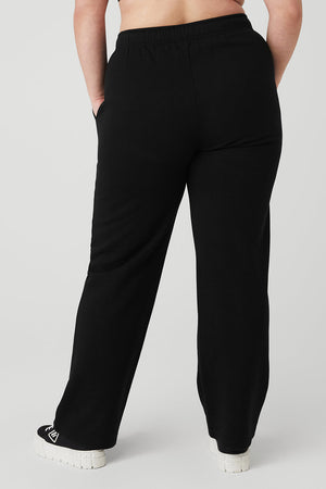 Accolade Straight Leg Sweatpant - Black