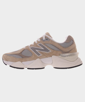 New Balance 9060 in Beige / Grey