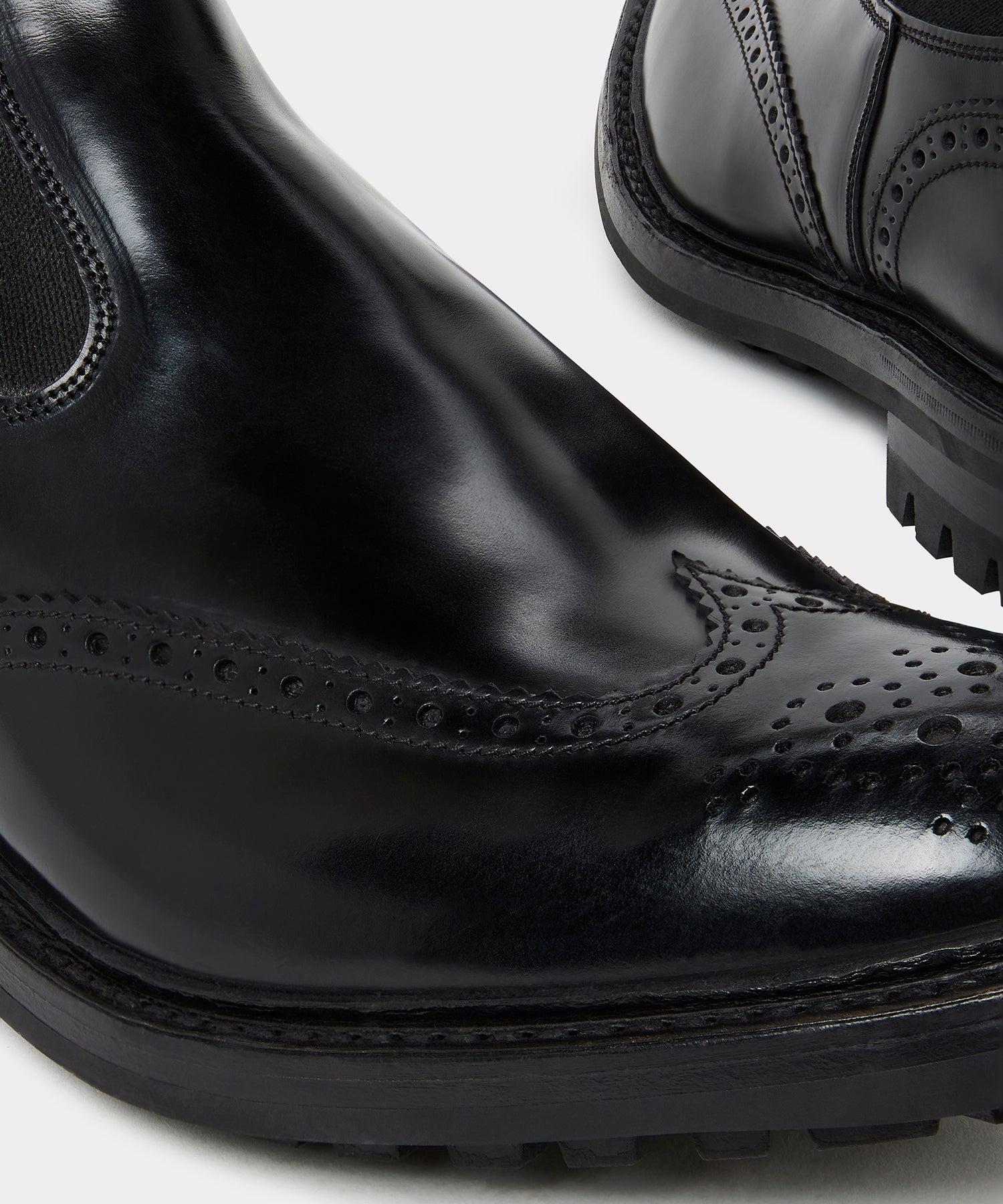 Todd Snyder x Tricker's Henry Wing Cap Chelsea Boot in Black